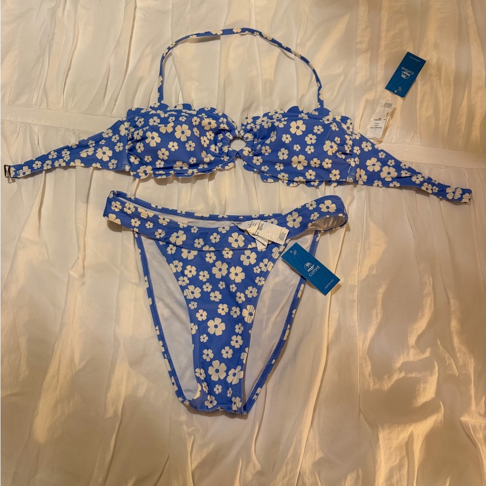 Cupshe Blue and White Floral Bikini
